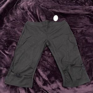 Capri black stretch pants. NWT. Size XL.